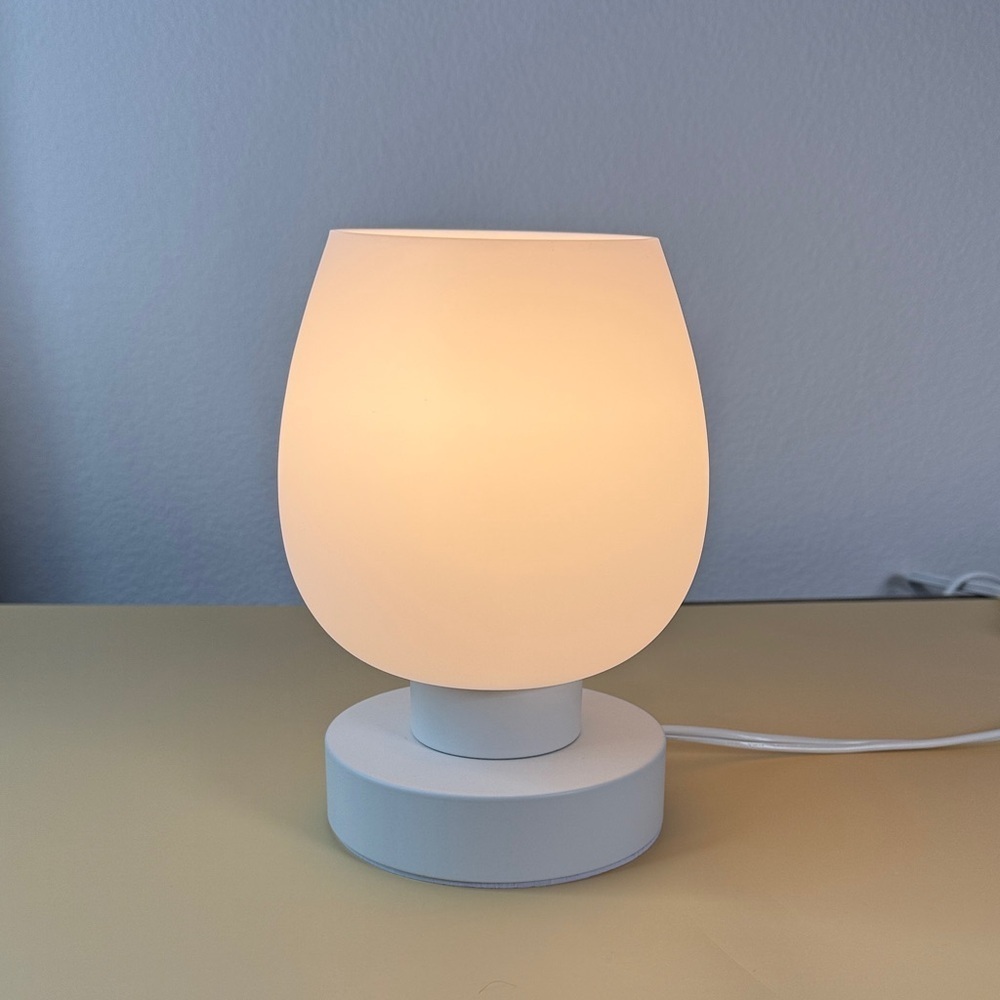 Elegant White Table Lamp